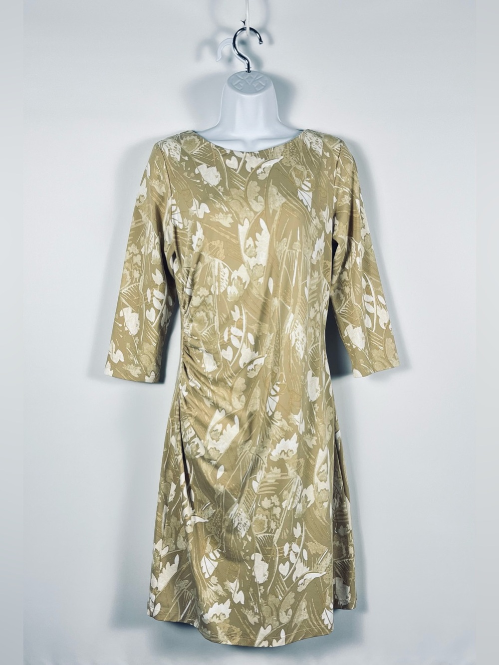 J.McLaughlin "Sage" Ruched Side Floral Dress In Tan and White Size Medium